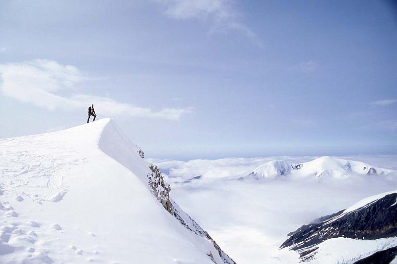 066 Mt McKinley May 1987 Me Top of M Hill about 12000 ft.jpg